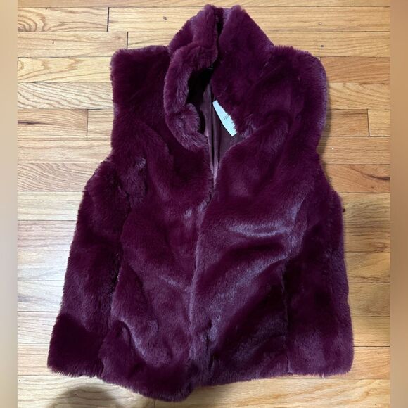 Forever 21 | Notched Faux Fur Vest - Picture 3 of 5